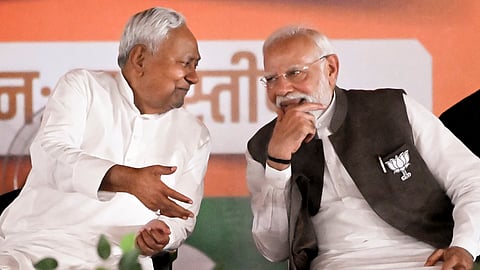 பிகார் முதல்வர் நிதீஷ் குமார், பிரதமர் நரேந்திர மோடி