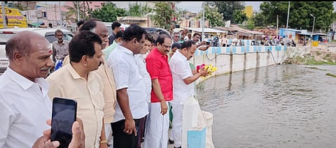 குடியாத்தம் நெல்லூா்பேட்டை ஏரி சுற்றுலாத் தலமாக்கப்படும்: எம்எல்ஏ ஏ.பி.நந்தகுமாா்