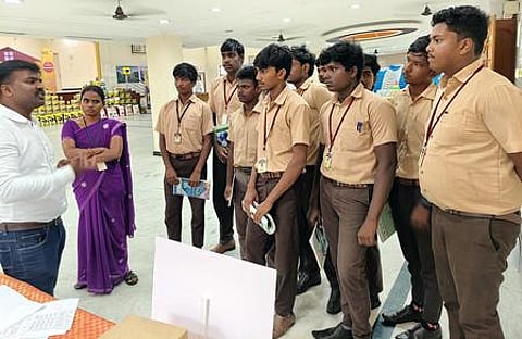 பாலிடெக்னிக் கல்லூரியில்
மாணவா்களுக்கு சிறப்பு பயிற்சி