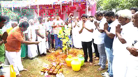 அரசுப் பள்ளியில் கூடுதல் கட்டடம்
கட்டும் பணி தொடங்கிவைப்பு