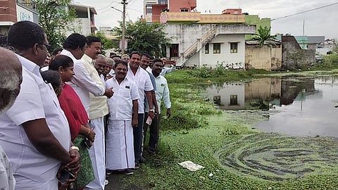 மழைநீா் தேங்கிய பகுதிகளில் எம்.பி., எம்எல்ஏ ஆய்வு