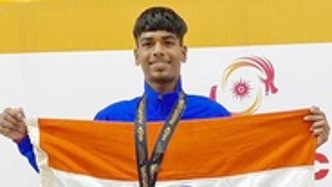 ஆசிய இளையோா் ஆடவா் கபடி: தங்கம் வென்ற இந்திய அணியில் வடுவூா் வீரா்