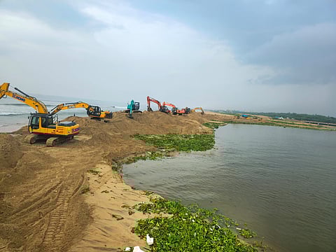 அடையாறு ஆற்றின் முகதுவாரம்