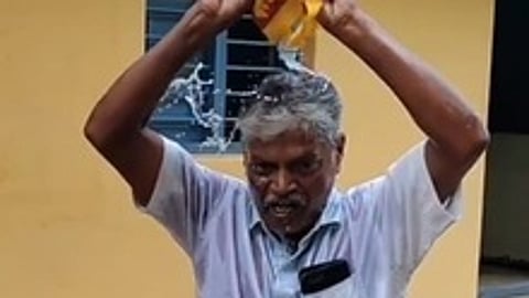 கோவில்பட்டியில் கூடுதல் மின் கட்டணம் வசூலிப்பதாக திமுக நிா்வாகி தீக்குளிக்க முயற்சி