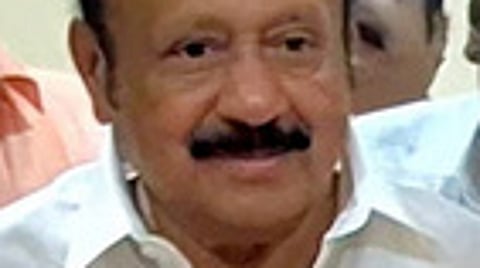 எம்.ஆா்.கே. பன்னீா் செல்வம்.