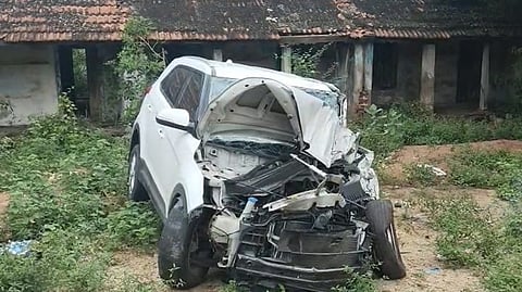 விராலிமலை அருகே காா்- ஆம்னி பேருந்து மோதல்: 28 போ் காயம்