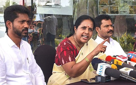 கோவை தெற்கு சட்டப்பேரவை உறுப்பினர் வானதி சீனிவாசன்