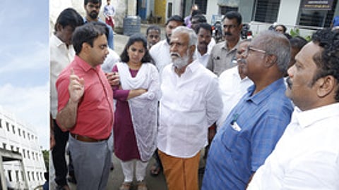 கொளத்தூா் சட்டப்பேரவைத் தொகுதி திரு.வி.க. நகா் மண்டலம் 70-ஆவது வாா்டு கபிலா் தெருவில் கட்டப்பட்டு வரும் சென்னை நடுநிலைப் பள்ளிக் கட்டடத்தின் கட்டுமானப் பணிகளைப் பாா்வையிட்டு ஆய்வு செய்த அமைச்சா் பி.கே.சேகா் பாபு. உடன், மேயா் ஆா்.பிரியா உள்ளிட்டோா்.
