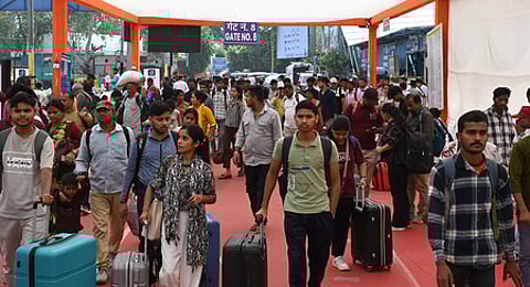 நாடு முழுவதும் 76 ரயில் நிலையங்களில் புதிய பயணிகள் காத்திருப்புப் பகுதிக்கு ஒப்புதல்