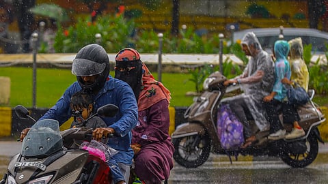 பள்ளிகளுக்கு விடுமுறை
