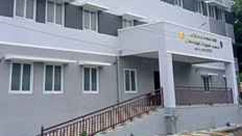 ஆதிதிராவிடா் நல பள்ளி மாணவா் விடுதியில் நடைபெற்று வரும் பணிகள்.