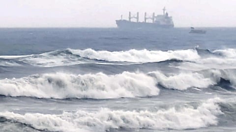 கரையைக் கடந்தது மோந்தா புயல்- ஆந்திரத்தில் கொட்டித் தீா்த்த மழை