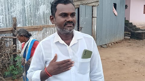 கரூர் கூட்ட நெரிசலில் உயிரிழந்த சந்திராவின் கணவரின் தம்பி முருகேசன்