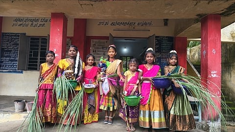 கிராமிய நடனமாடி காடுகளை உருவாக்க விழிப்புணா்வு