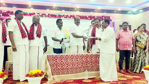 உங்களுடன் ஸ்டாலின் திட்ட முகாமில் 415 மனுக்கள்