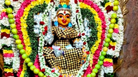 பரமத்தி சேத்துக்கால்
மாரியம்மன் கோயில் திருவிழா