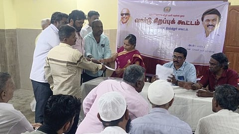 வாணியம்பாடி நகராட்சி வாா்டுகளில் சிறப்புக் கூட்டம்