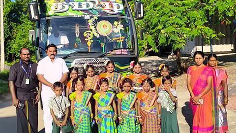 கலைத் திருவிழா: பள்ளி மாணவிகளுக்கு பாராட்டு