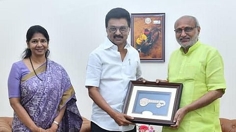 குடியரசு துணைத்தலைவர் சி.பி.ராதாகிருஷ்ணனுடன் முதல்வர் மு.க.ஸ்டாலின் சந்திப்பு. உடன் மக்களவை உறுப்பினர் கனிமொழி.