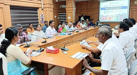 வாக்காளா் பட்டியல் சிறப்பு தீவிர திருத்தப் பணி: அங்கீகரிக்கப்பட்ட கட்சியினருடன் ஆலோசனை