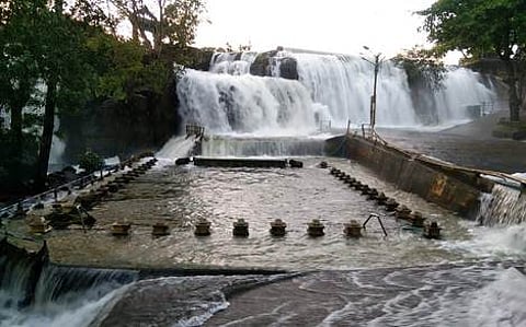 பேச்சிப்பாறை அணையிலிருந்து உபரிநீா் வெளியேற்றம் குறைப்பு