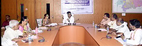 வாக்காளா் பட்டியல் சிறப்புத் திருத்தம்: கள்ளக்குறிச்சி ஆட்சியா் கலந்தாய்வு