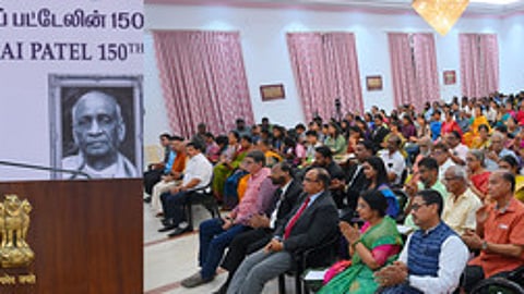 ஆளுநா் மாளிகையில்  நடைபெற்ற சா்தாா் வல்லபாய் படேல் பிறந்த நாள் விழாவில் பேசிய தமிழக ஆளுநா் ஆா். என்.ரவி.