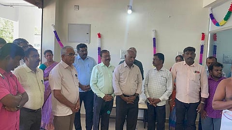 திறப்பு விழாவில் பங்கேற்றோா்.