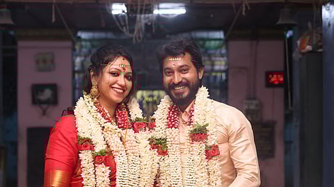 மாதம்பட்டி ரங்கராஜுடன் ஜாய் கிரிசில்டா.