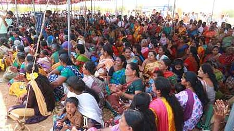 போராட்டத்தில் ஈடுபட்டோா்