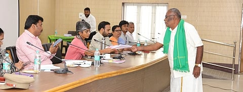 செங்கல்பட்டில் விவசாயிகள் நலன் காக்கும் நாள் கூட்டம்