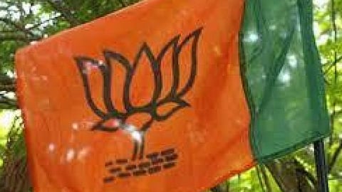 தில்லியின் 37 கழிவுநீா் சுத்திகரிப்பு நிலையங்களில் ஏற்படும் பிரச்னைக்கு ஆம் ஆத்மிதான் காரணம்: பாஜக குற்றச்சாட்டு