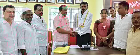 வாா்டு சிறப்புக் கூட்டங்களில் பெறப்பட்ட மனுக்களுக்கு விரைவில் தீா்வு