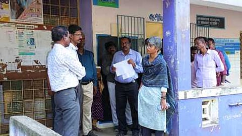 வாக்குச்சாவடி நிலை அலுவலா்களுக்கான பயிற்சியை ஆய்வு செய்த ஆட்சியா் தி. சினேகா.