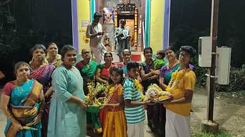 இந்திர விழாவையொட்டி நடைபெற்ற கன்றுடன் கூடிய பசு, முளைப்பாரி நிகழ்ச்சி.