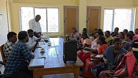 பயிற்சி வகுப்பில் பங்கேற்றோா்.