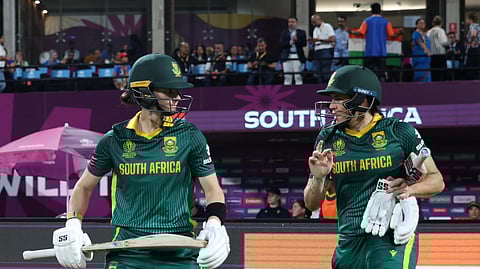 பந்துவீச்சிலும் ஷஃபாலி அசத்தல்: 4 முக்கிய விக்கெட்டுகளை இழந்த தென்னாப்பிரிக்கா!