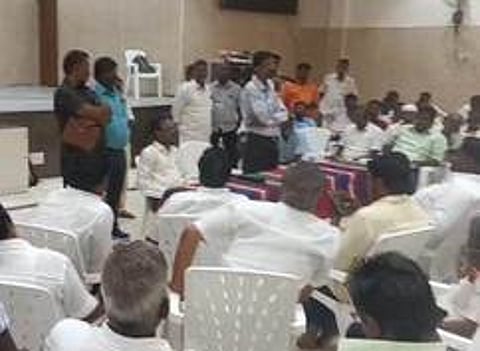 ஆலோசனைக் கூட்டத்தில் பங்கேற்றோா்.