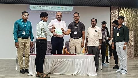 பெரியசீரகாபாடி அன்னபூா்ணா பொறியியல் கல்லூரியில் மின் பாதுகாப்பு கருத்தரங்கு