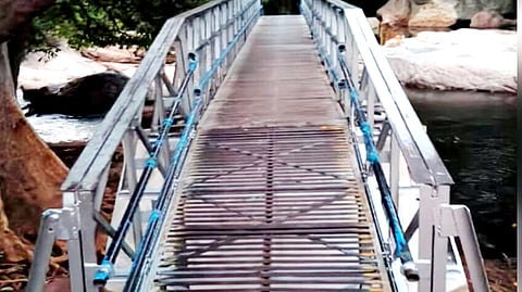 சீரமைக்கப்பட்ட இரும்பு மேம்பாலம்.