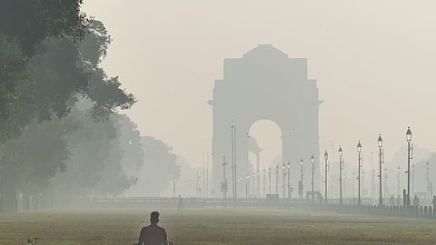 இந்தியா கேட் பகுதி அருகே ஆரோக்கியமற்ற பிரிவில் காற்றின் தரம்.