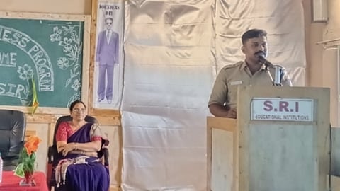 பள்ளியில் விழிப்புணா்வு நிகழ்ச்சி