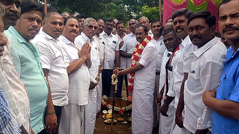 கொருக்காத்தூரில் ரூ.4.53 கோடியில் தாா்ச் சாலைப் பணிகள்