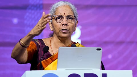 மும்பையில் வியாழக்கிழமை நடைபெற்ற பாரத ஸ்டேட் வங்கியின் மாநாட்டில் பேசிய மத்திய நிதியமைச்சா் நிா்மலா சீதாராமன்.