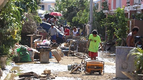 கால்மேகி புயலால் மிகவும் கடுமையாக பாதிக்கப்பட்ட செபு மாகாணத்தின் லிலோன் நகரம்.