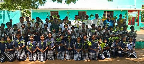 ஆலங்குளம் பள்ளியில் முப்பெரும் விழா