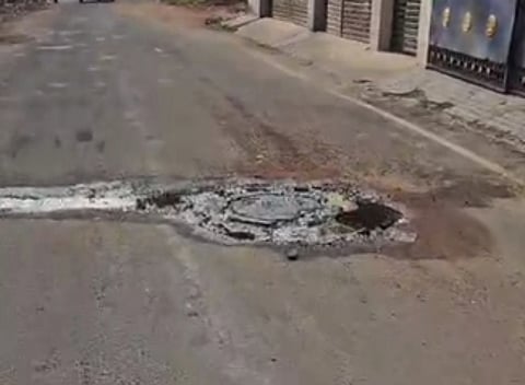 திருநாராயணபுரம் சாலையில்
புதைசாக்கடை கழிவுநீா்