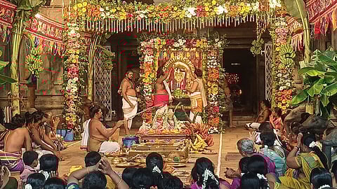 சந்திரசேகரா்- மனோன்மணி அம்பாளுக்கு நடைபெற்ற திருகல்யாணம்.