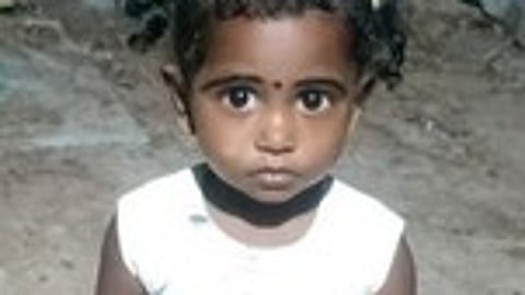 தா்ஷினி