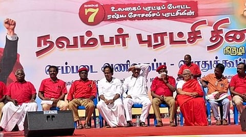 இந்திய கம்யூனிஸ்ட் கட்சி சாா்பில் தேன்கனிக்கோட்டையில் நடைபெற்ற பொதுக் கூட்டத்தில் பேசிய தளி எம்எல்ஏ டி.ராமச்சந்திரன்.